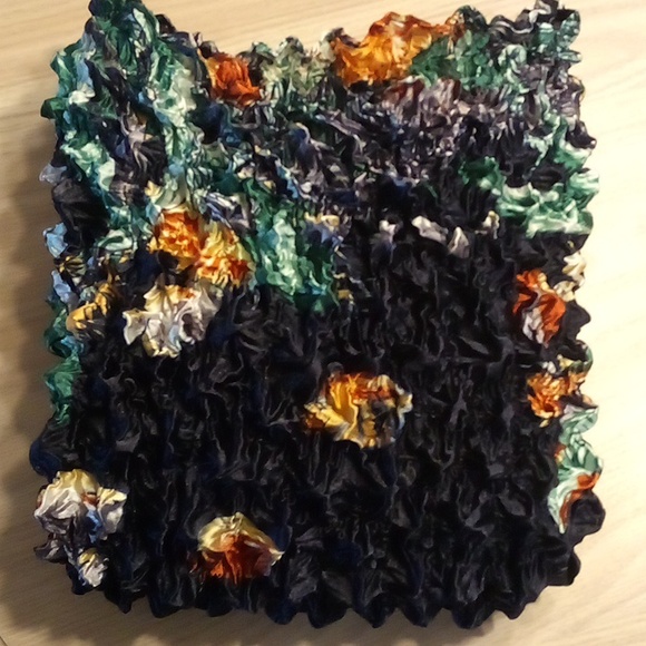 Elegant Ruched Top by Radiance - One Size Fits All! - Picture 8 of 9